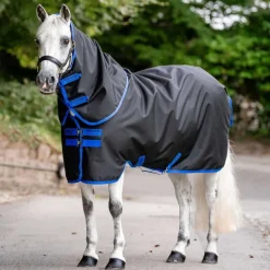 Horseware Ireland Amigo Ripstop 900D Plus Ponni 200gr- Black/Classic Blue< Regndekken