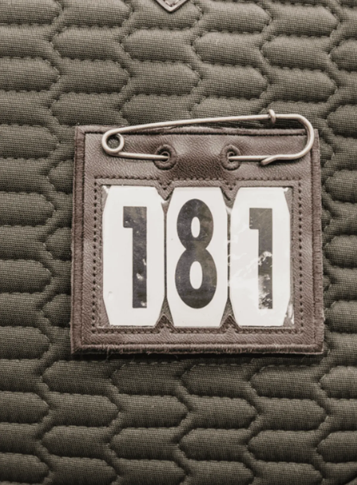 Kentucky Head Number PVC w/Safety Pin< Diverse Stevneutstyr