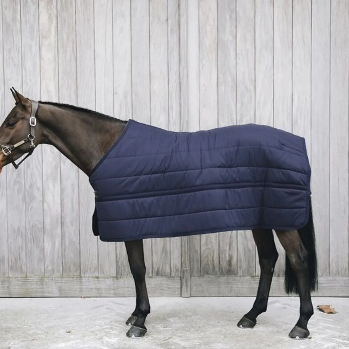 Kentucky Under Rug Skin Friendly 150g< Stalldekken