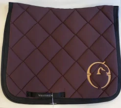 Vestrum Helsinki Dressur Schabrak Ruby Wine/Corten< Dressur Schabraker